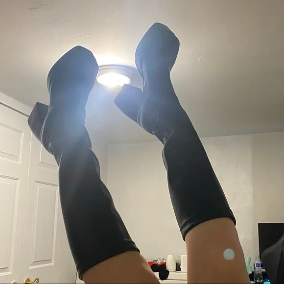 Chunky Black High Platform Boots - Picture 4 of 5